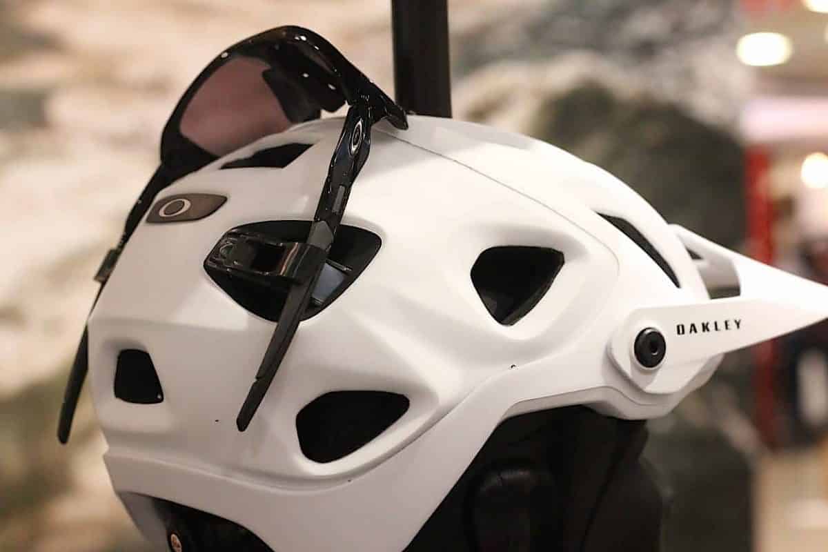 oakley mountain bike helmets
